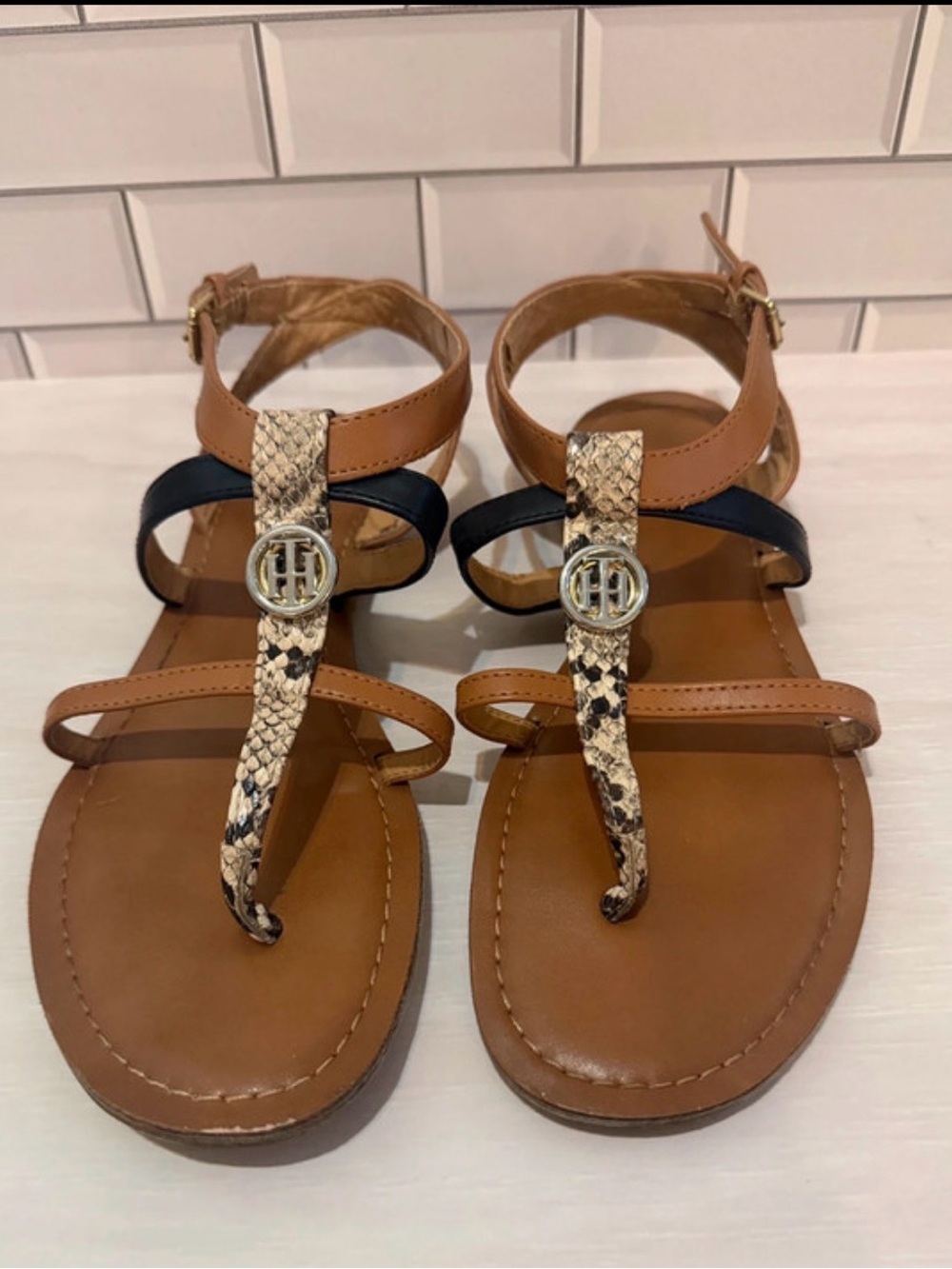 Tommy Hilfiger Snakeskin T-Strap Flat Sandals 7.5